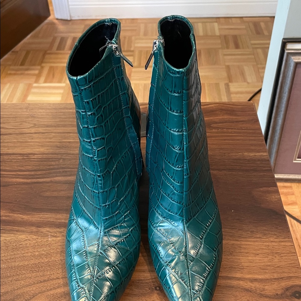 Marc Fisher Blue Croc effect booties size 10M